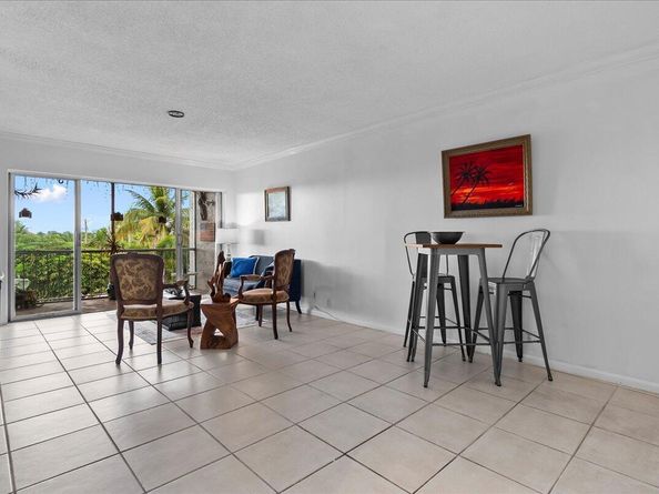 505 Spencer Drive 208, West Palm Beach FL 33409