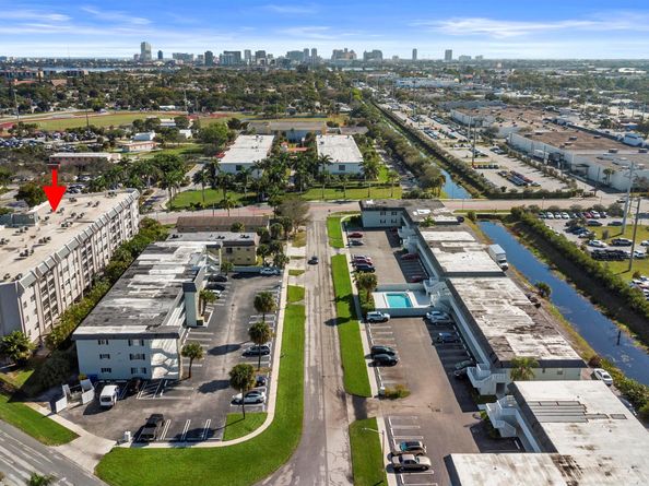 505 Spencer Drive 208, West Palm Beach FL 33409