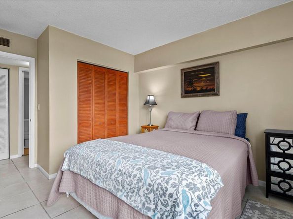 505 Spencer Drive 208, West Palm Beach FL 33409