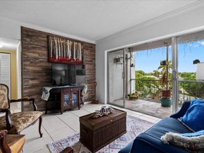 505 Spencer Drive 208, West Palm Beach FL 33409