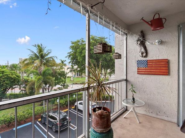 505 Spencer Drive 208, West Palm Beach FL 33409