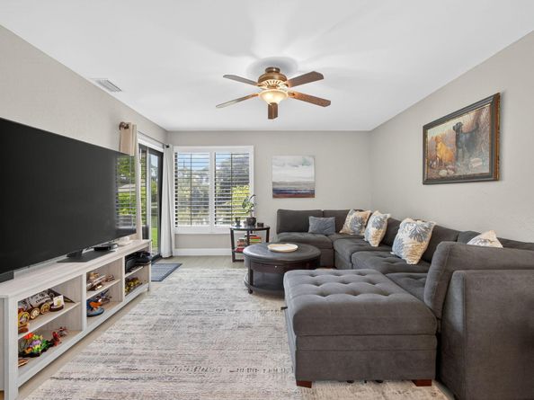 406 Harbour Pointe Way, Greenacres FL 33413