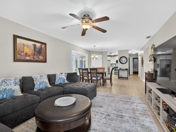 406 Harbour Pointe Way, Greenacres FL 33413