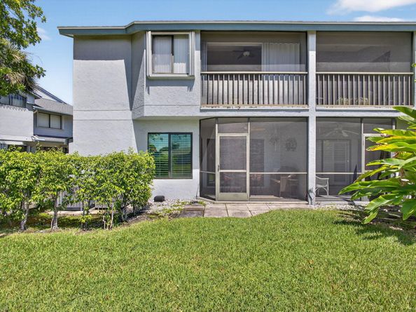 406 Harbour Pointe Way, Greenacres FL 33413