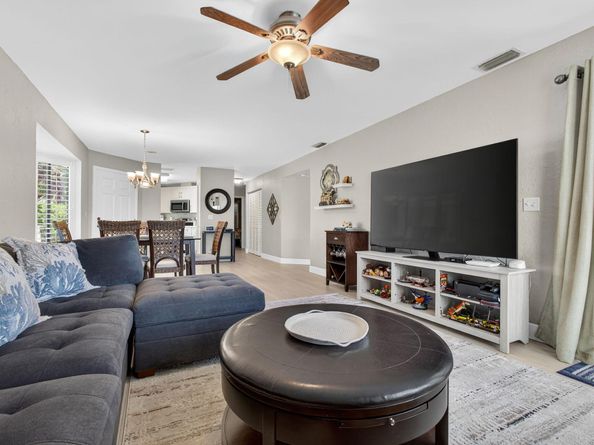 406 Harbour Pointe Way, Greenacres FL 33413