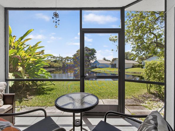 406 Harbour Pointe Way, Greenacres FL 33413