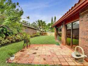 3440 E Point Dr, Cooper City FL 33026