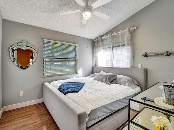 3440 E Point Dr, Cooper City FL 33026