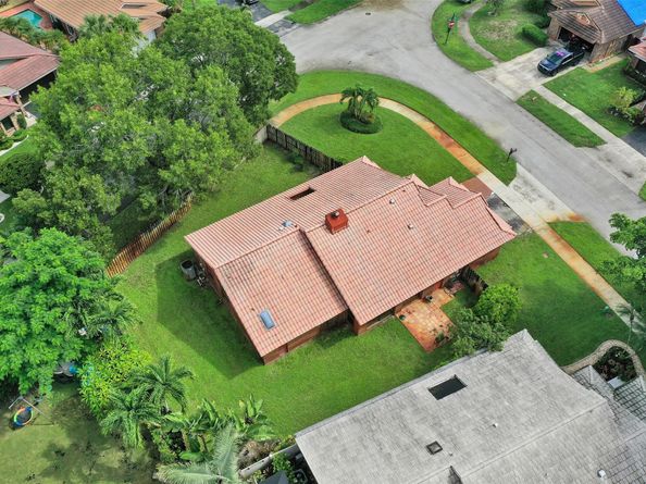 3440 E Point Dr, Cooper City FL 33026