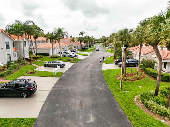 10910 Lakemore Lane 201, Boca Raton FL 33498