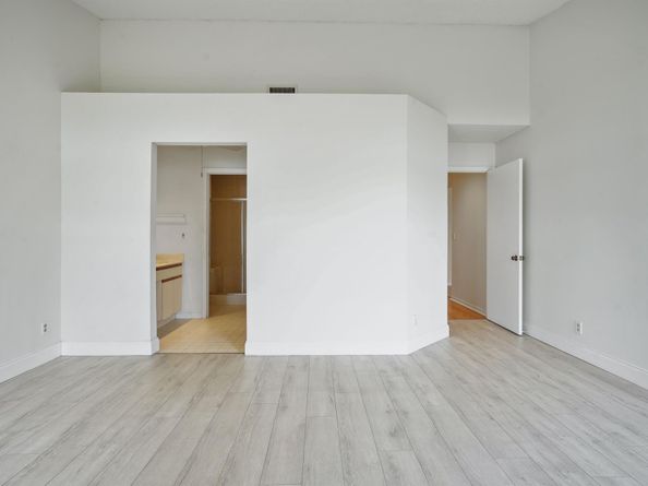 10910 Lakemore Lane 201, Boca Raton FL 33498