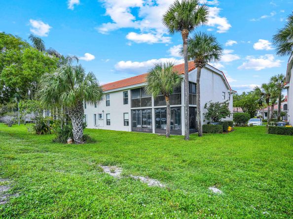 10910 Lakemore Lane 201, Boca Raton FL 33498