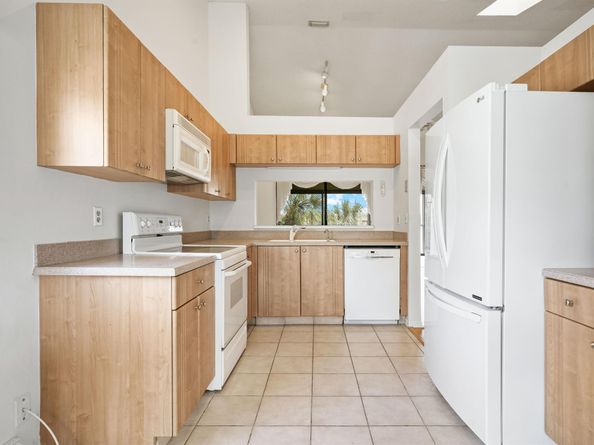 10910 Lakemore Lane 201, Boca Raton FL 33498