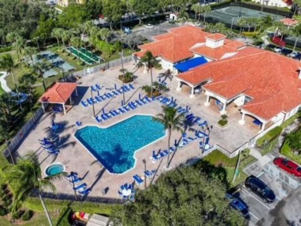 6175 Floral Lakes Dr, Delray Beach FL 33484