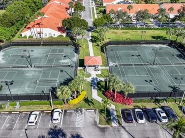 6175 Floral Lakes Dr, Delray Beach FL 33484
