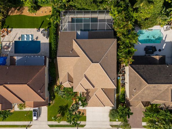 157 Oakwood Lane, Palm Beach Gardens FL 33410