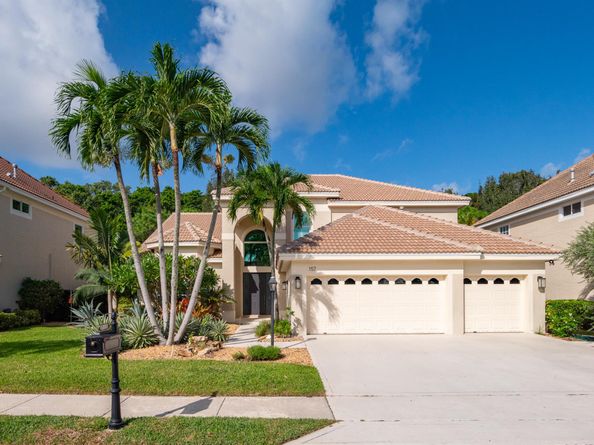 157 Oakwood Lane, Palm Beach Gardens FL 33410