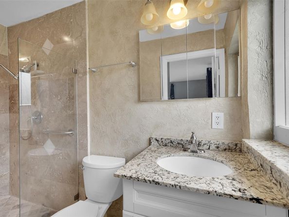 161 SE 8th St, Pompano Beach FL 33060