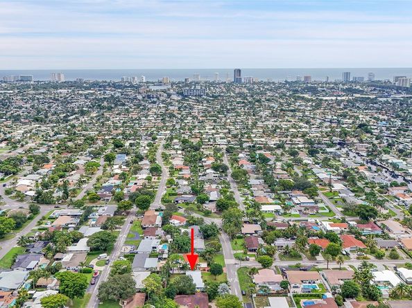 161 SE 8th St, Pompano Beach FL 33060