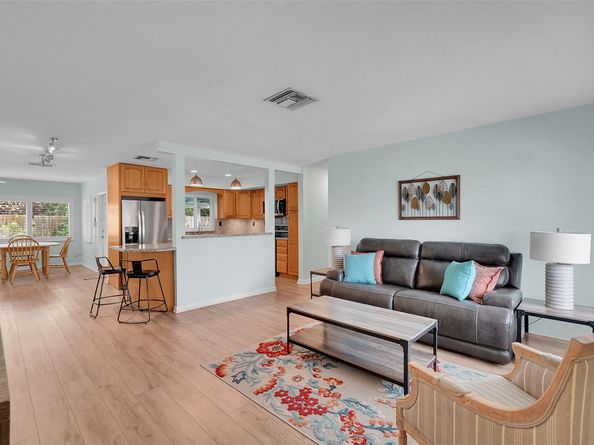 161 SE 8th St, Pompano Beach FL 33060