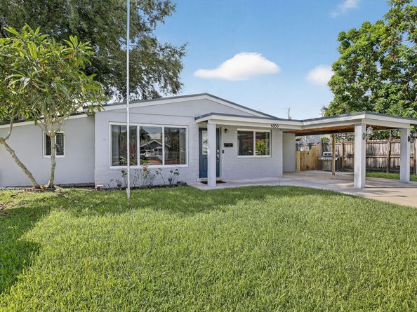 6850 Atlanta St, Hollywood FL 33024