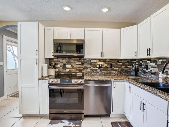 6850 Atlanta St, Hollywood FL 33024