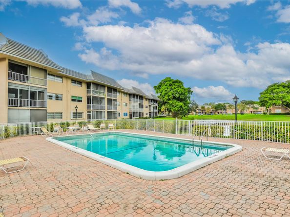2850 S Forest Hills Blvd 105, Coral Springs FL 33065