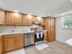2850 S Forest Hills Blvd 105, Coral Springs FL 33065