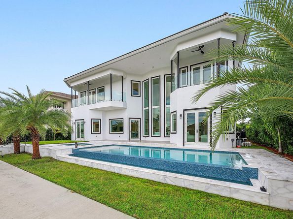 2641 NE 48th Street, Lighthouse Point FL 33064