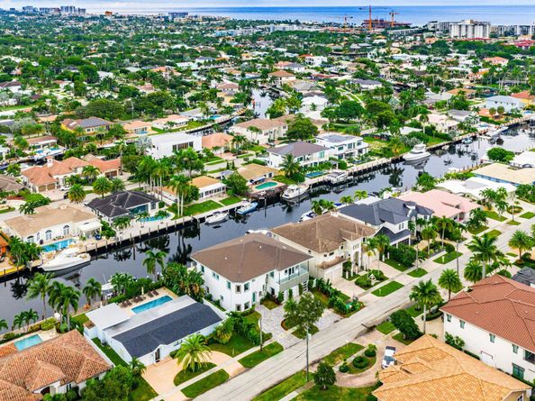 2641 NE 48th Street, Lighthouse Point FL 33064