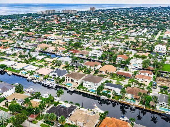 2641 NE 48th Street, Lighthouse Point FL 33064