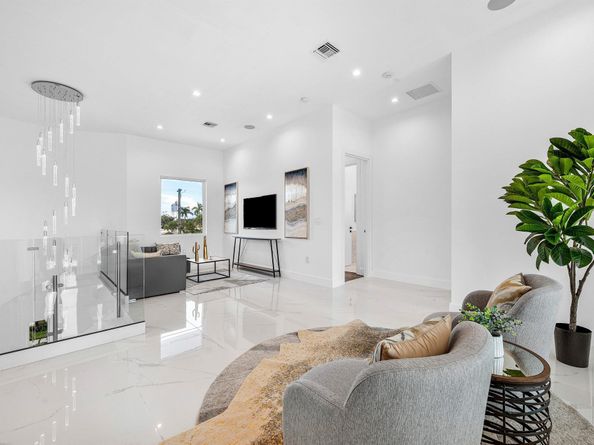 2641 NE 48th Street, Lighthouse Point FL 33064