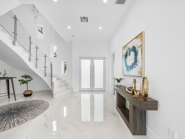 2641 NE 48th Street, Lighthouse Point FL 33064