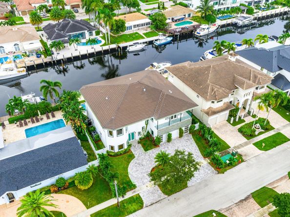 2641 NE 48th Street, Lighthouse Point FL 33064