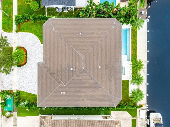 2641 NE 48th Street, Lighthouse Point FL 33064