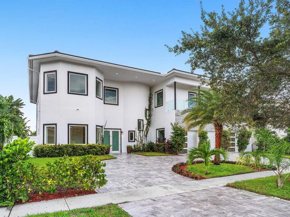 2641 NE 48th Street, Lighthouse Point FL 33064