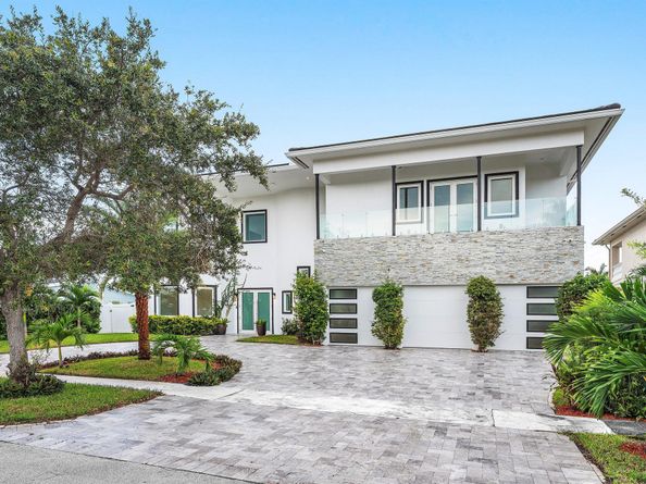 2641 NE 48th Street, Lighthouse Point FL 33064