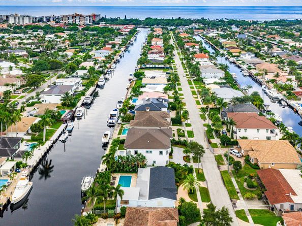 2641 NE 48th Street, Lighthouse Point FL 33064