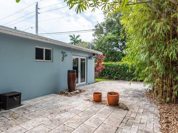 818 N 12th Ave, Hollywood FL 33019