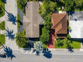 818 N 12th Ave, Hollywood FL 33019