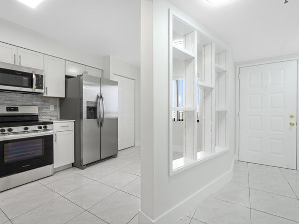 2200 S Cypress Bend Dr 805, Pompano Beach FL 33069