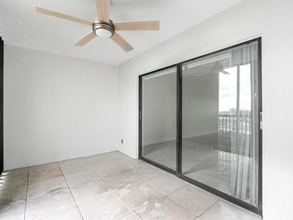 2200 S Cypress Bend Dr 805, Pompano Beach FL 33069