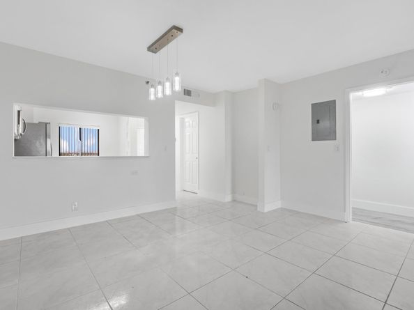 2200 S Cypress Bend Dr 805, Pompano Beach FL 33069