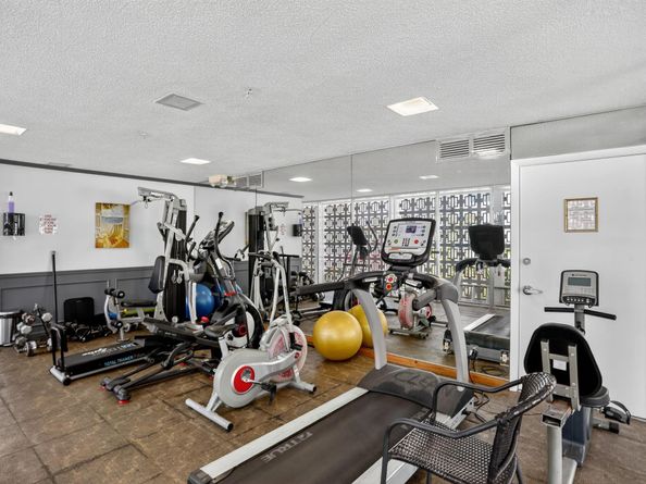 3050 NE 16th Avenue 107, Oakland Park FL 33334