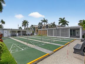 3050 NE 16th Avenue 107, Oakland Park FL 33334