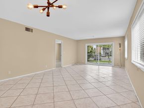 3050 NE 16th Avenue 107, Oakland Park FL 33334