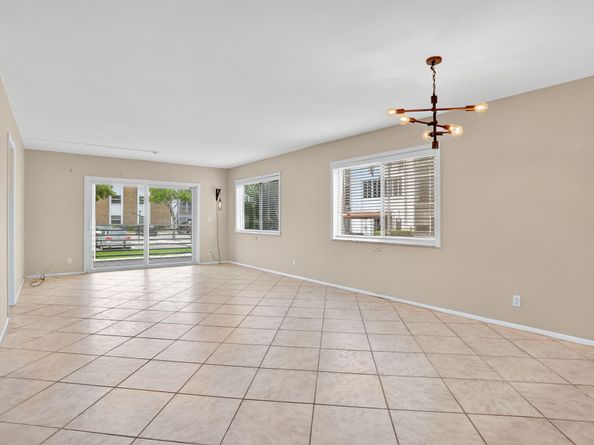 3050 NE 16th Avenue 107, Oakland Park FL 33334