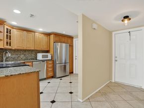 3050 NE 16th Avenue 107, Oakland Park FL 33334
