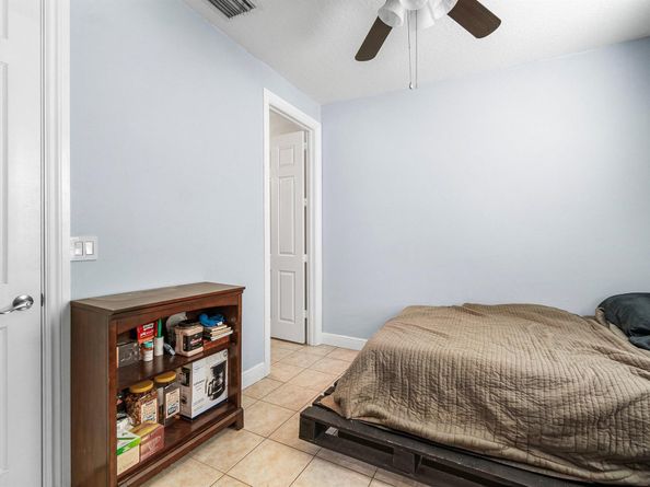 2502 N Dixie Highway 16, Lake Worth Beach FL 33460