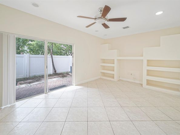 6603 Catalina Ln 0, Tamarac FL 33321